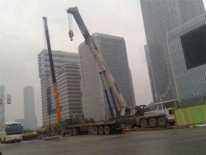 江源区“自动找平”—— 吊车的 “平地神器” 技术